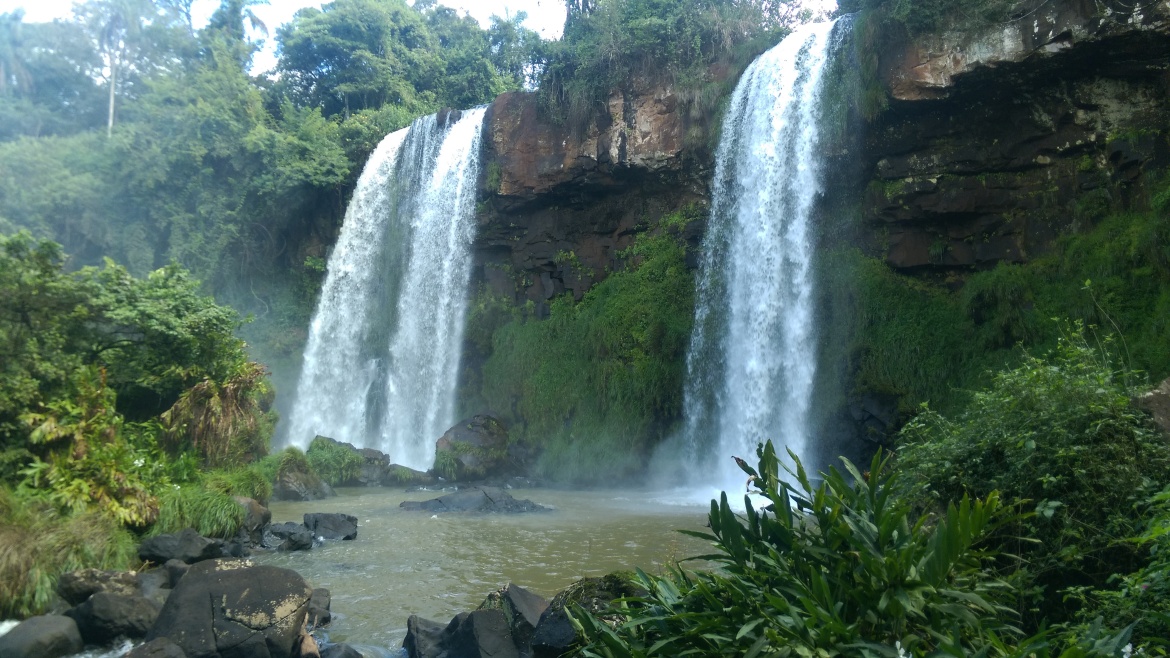 iguazu-falls-argentina-brazil-travel-jungle